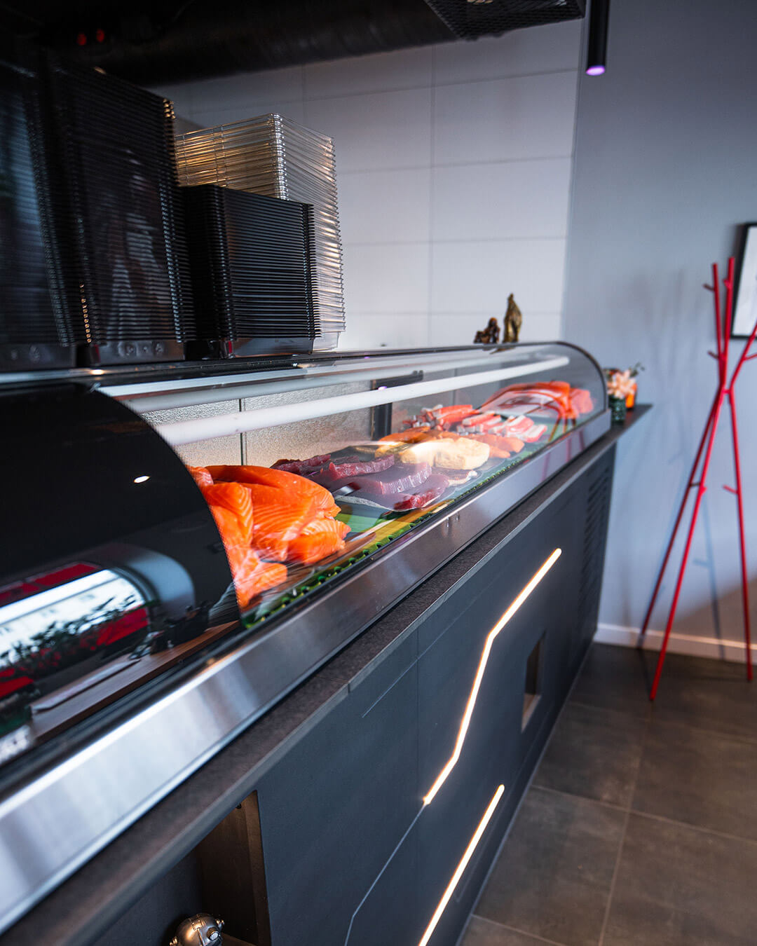 Moto Kitchen Nadorster Straße – Oldenburg: Einblick in den Sitzbereich des Stores