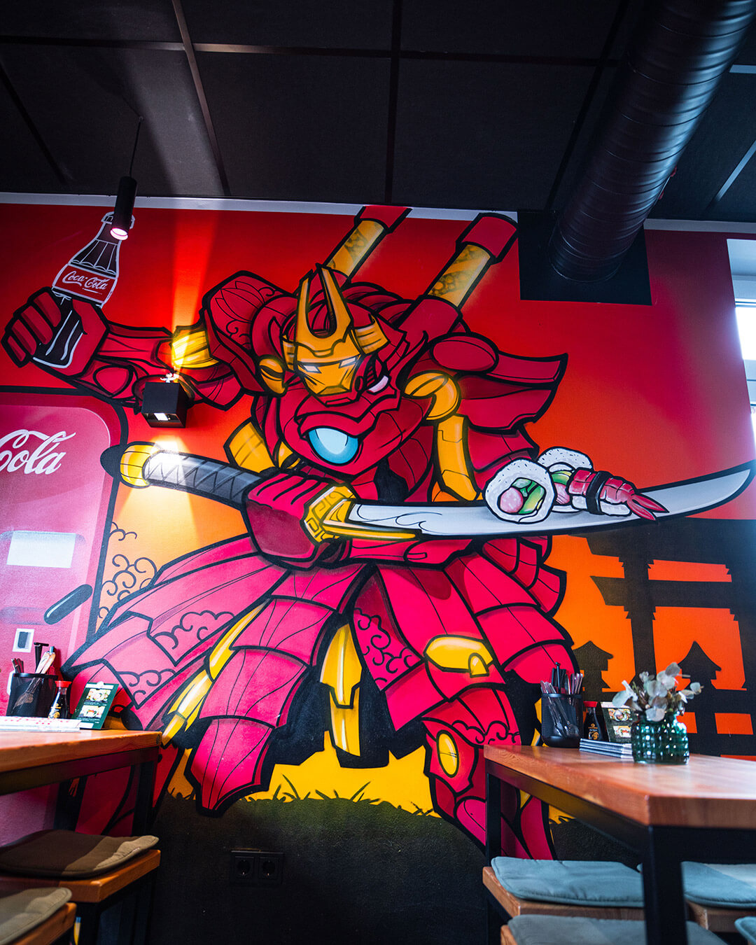 Moto Kitchen Nadorster Straße – Oldenburg: Einblick in den Sitzbereich des Stores