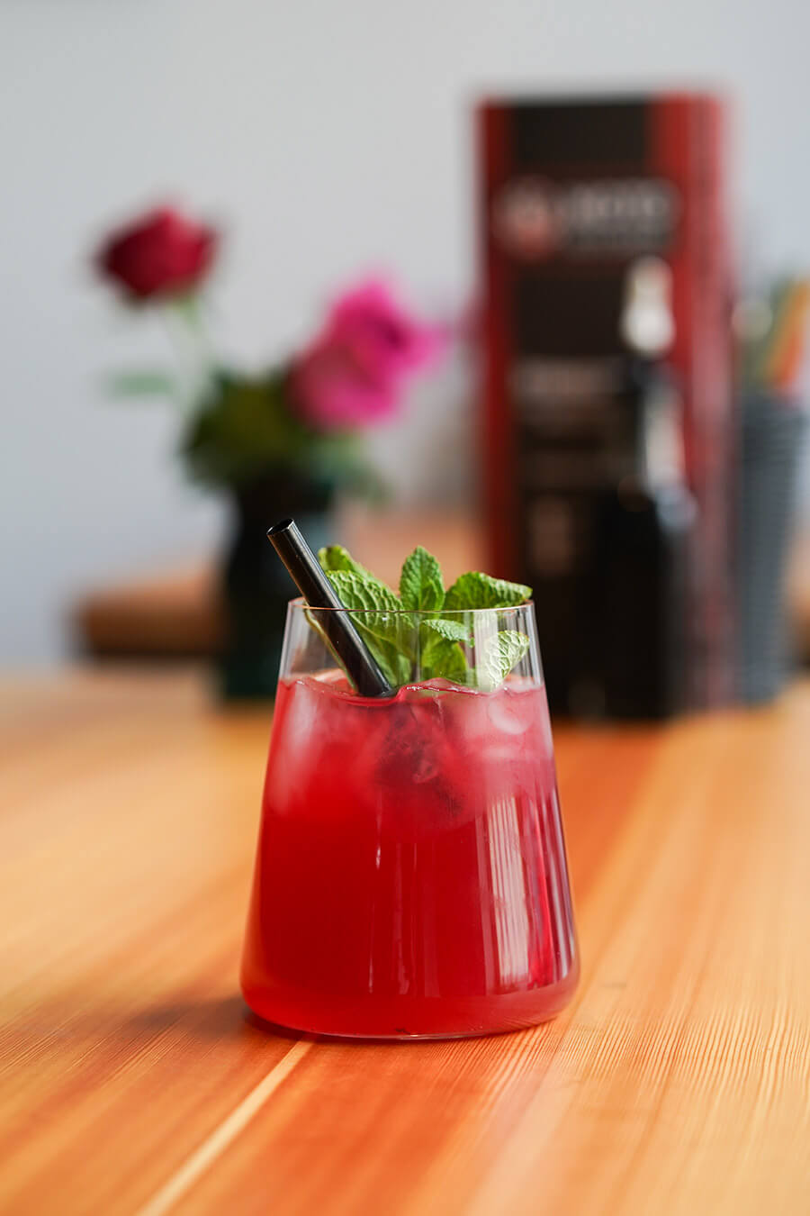 Moto Kitchen Nadorster Straße – Oldenburg: Einblick in den Sitzbereich des Stores