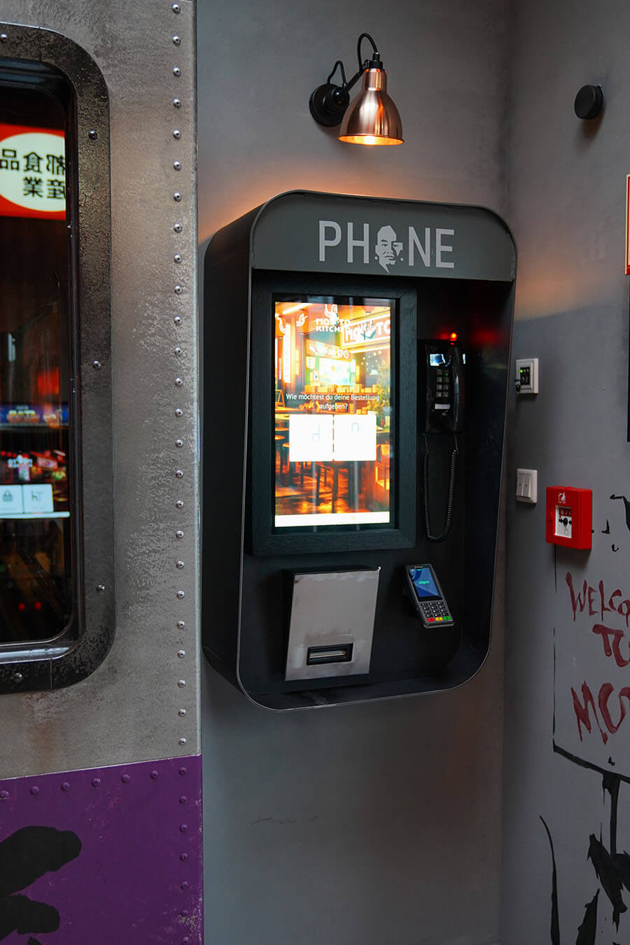 Moto Kitchen Wechloy – Oldenburg: Einblick in den Sitzbereich des Stores