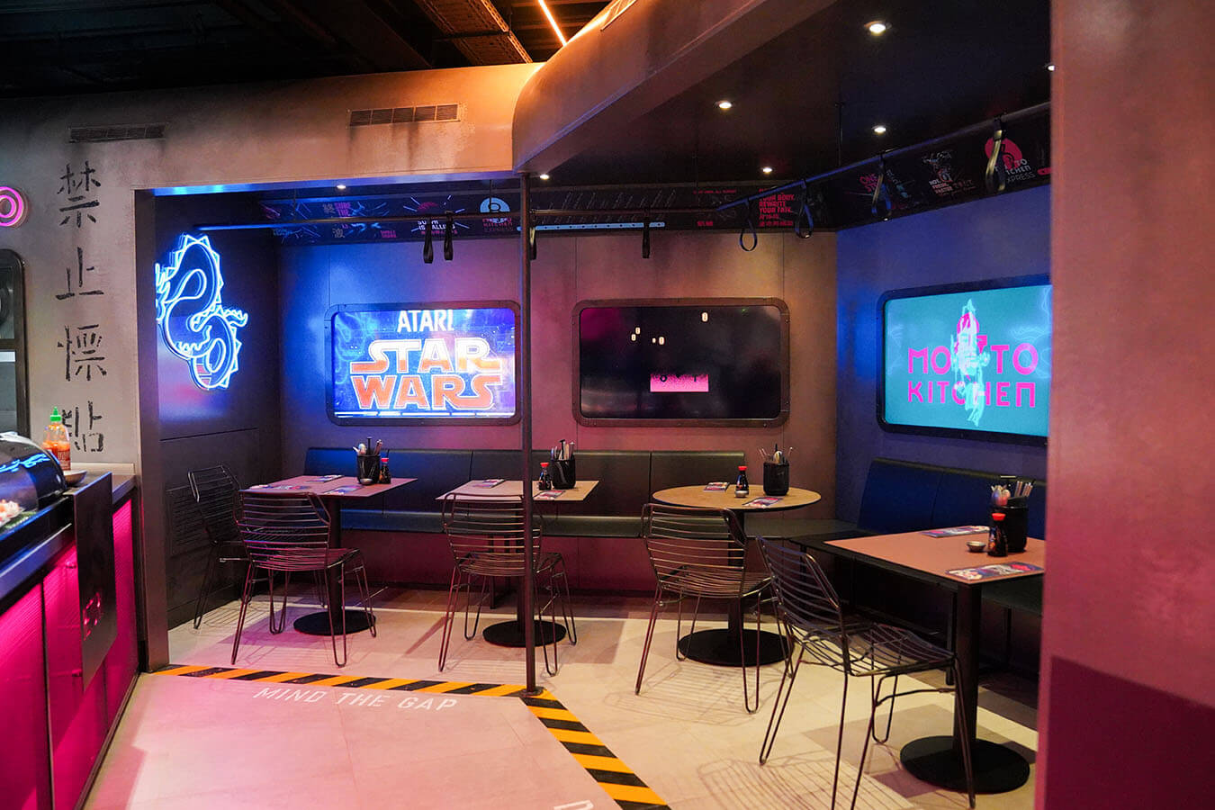 Moto Kitchen Wechloy – Oldenburg: Einblick in den Sitzbereich des Stores